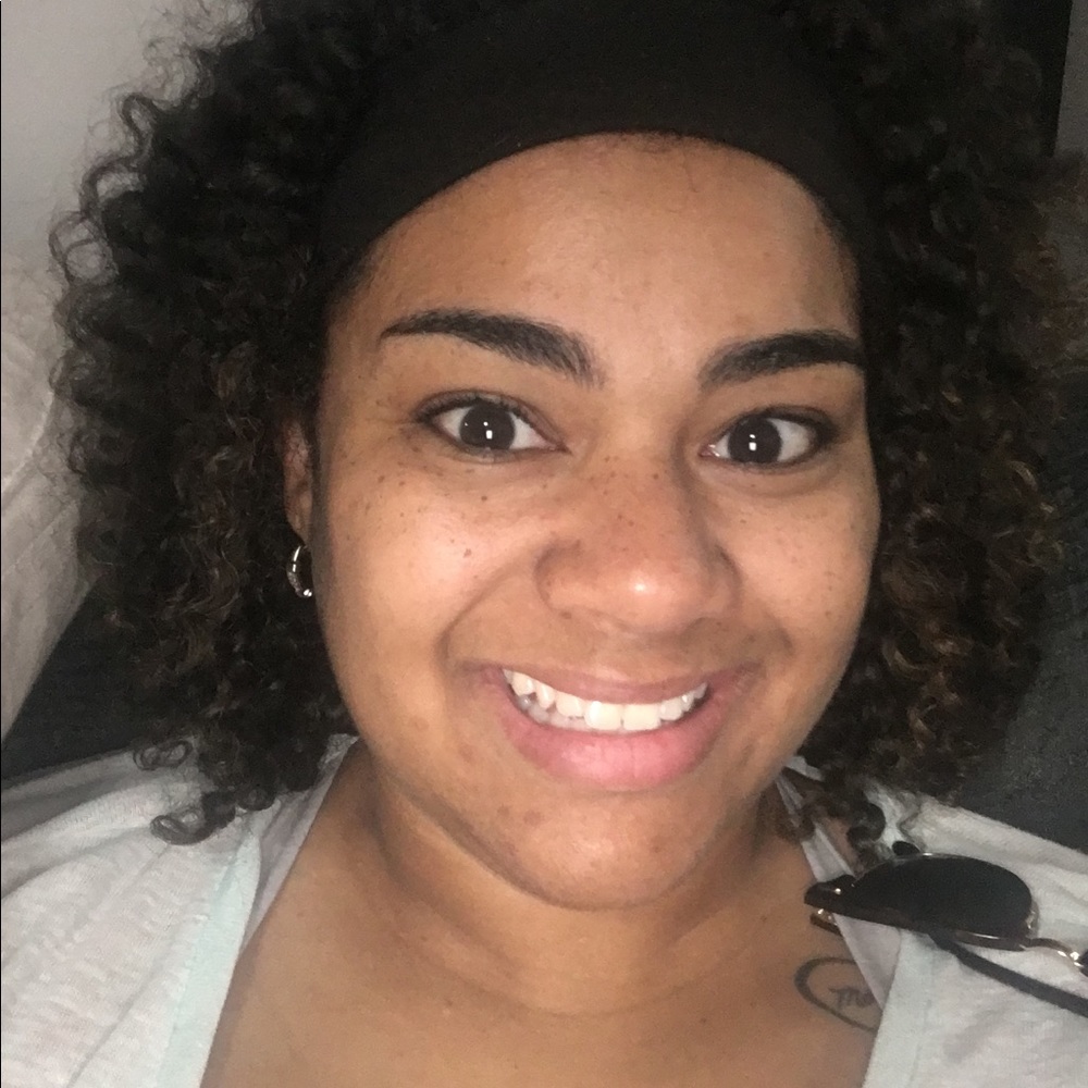 Meet your Posher, Angela